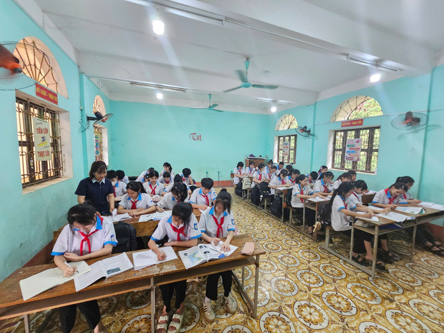 Tận tâm với học trò. 1000033249.jpg