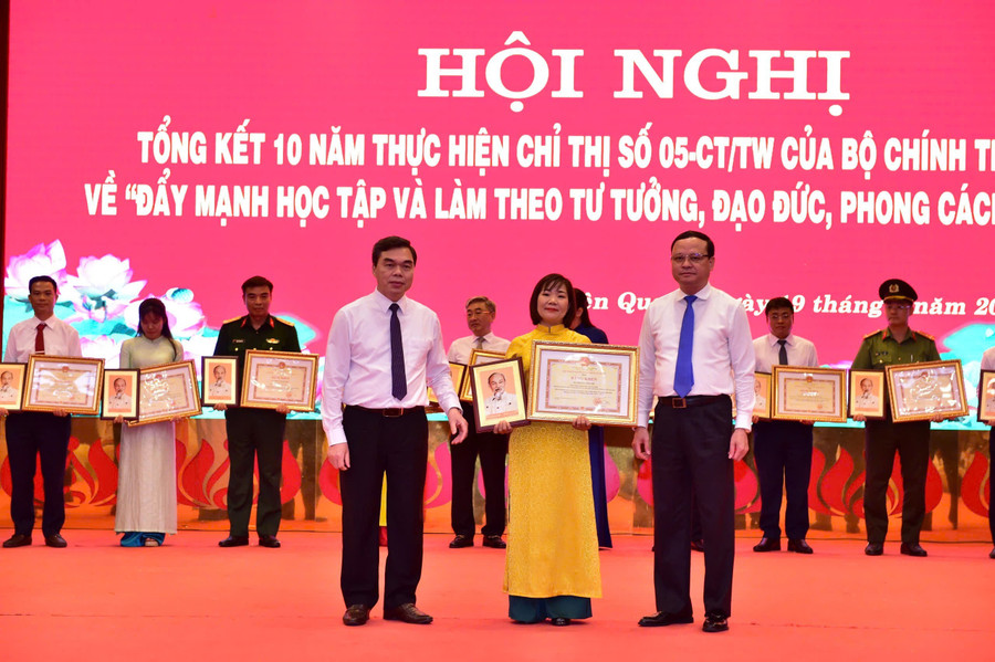 Tấm gương trong việc học tập và làm theo tư tưởng của Bác. 1000033245.jpg