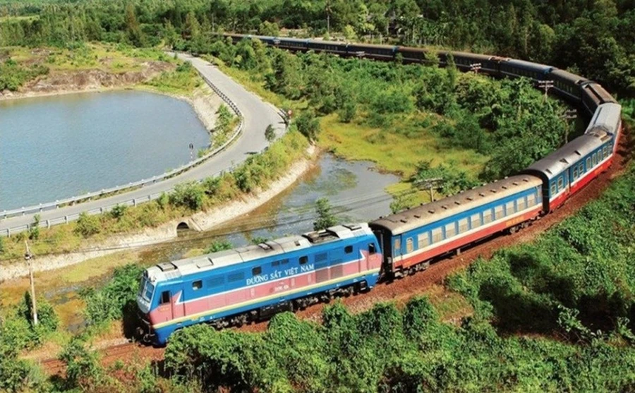 Tuyến đường sắt Lào Cai - Hà Nội - Hải Phòng với tổng vốn hơn 200 tỉ đồng. 