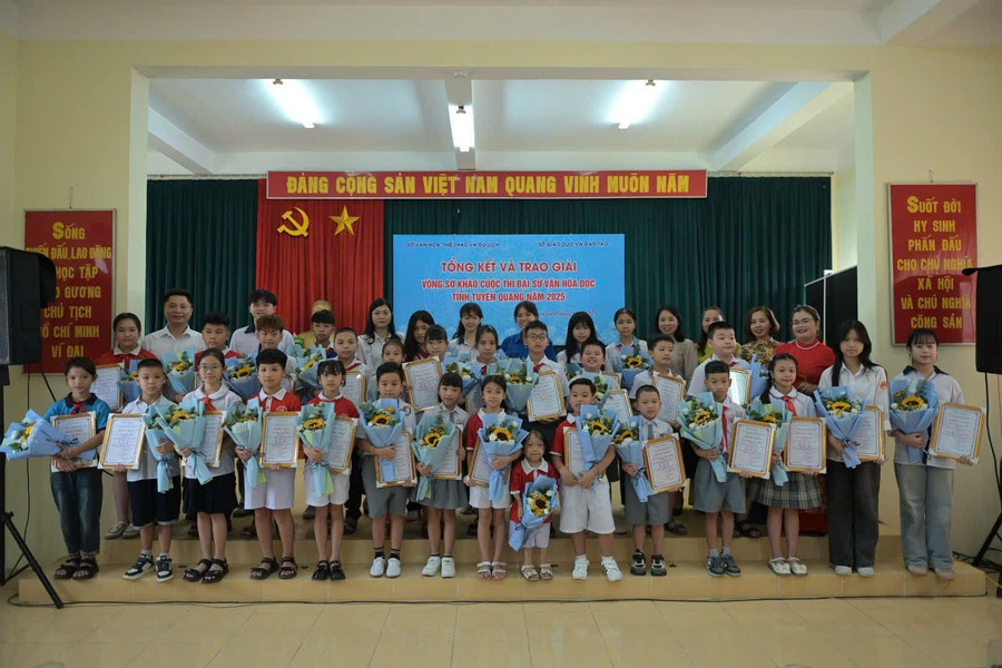 Các em học sinh Trường Tiểu học An Tường đạt giải tại cuộc thi.