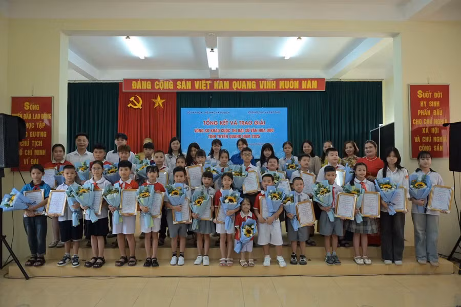 Các em học sinh Trường Tiểu học An Tường đạt giải tại cuộc thi.