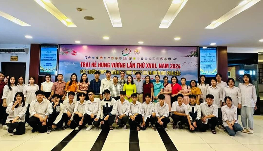 Thầy cô giáo và học sinh Trường THPT Chuyên Nguyễn Tất Thành Yên Bái giành 50 huy chương tại Trại hè Hùng Vương 2024.