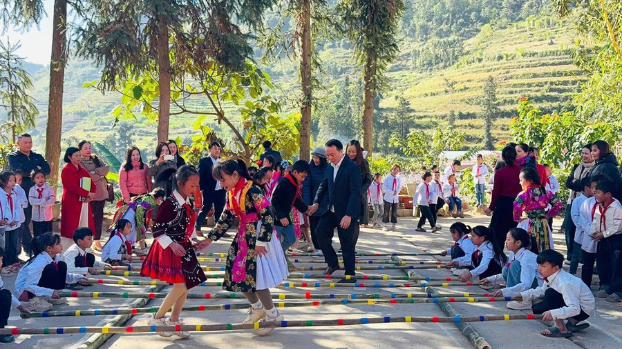 Tuyên Quang chú trọng giáo dục văn hóa truyền thống trong trường học.