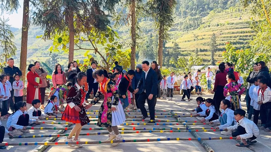 Tuyên Quang chú trọng giáo dục văn hóa truyền thống trong trường học.