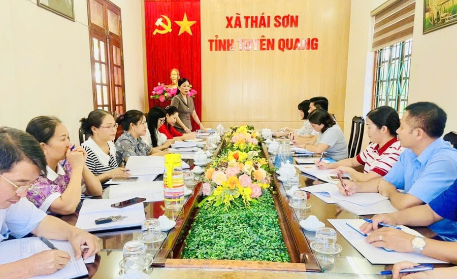 Kiểm tra hoạt động quản lý giáo dục tại xã Thái Sơn. 1000041800.jpg