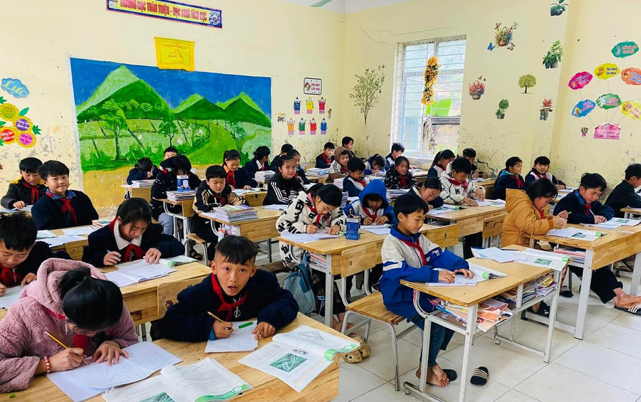 Hoạt động nhằm thu hẹp khoảng cách chất lượng giáo dục cho vùng khó khăn.