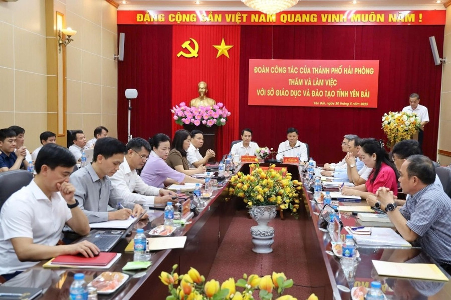 Buổi làm việc của đoàn Hải Phòng tại Sở GD&ĐT Yên Bái. 1000033536.jpg