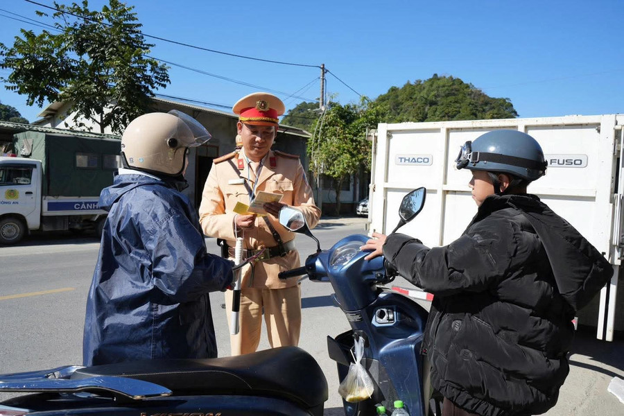 Trong 1 tháng hơn 47.000 trường hợp vi phạm giao thông tại Tuyên Quang bị xử lý. (Ảnh: CATQ)