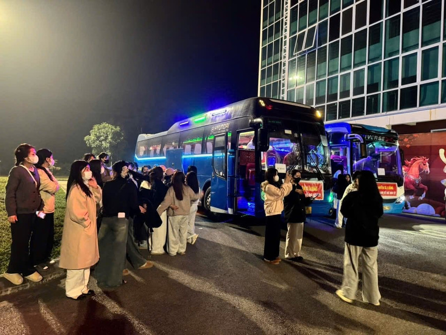 Những chuyến xe 0 đồng của Trường Đại học Tân Trào.