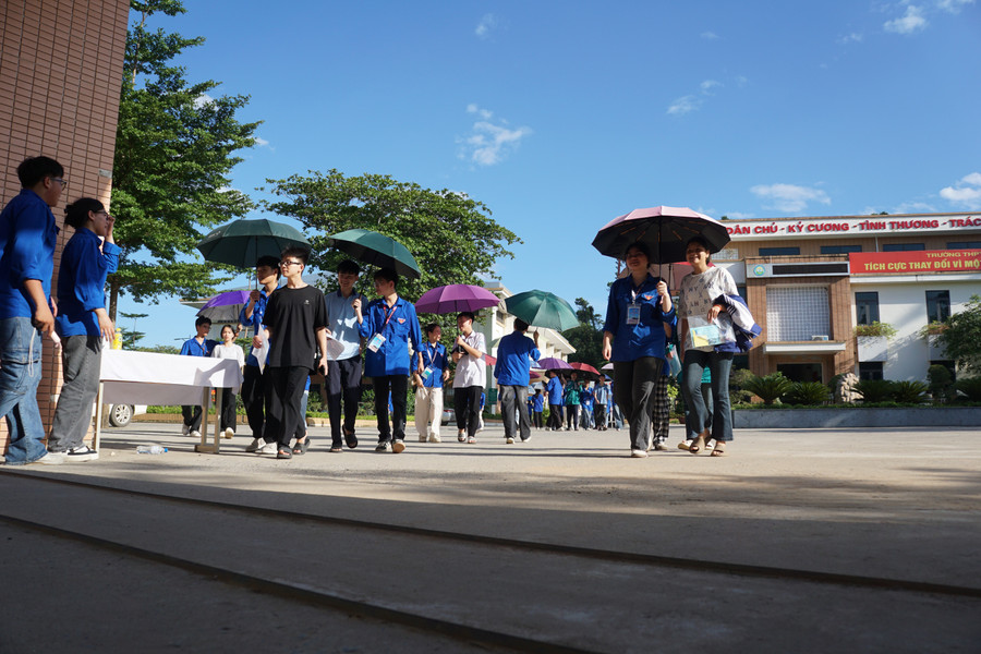 Thời tiết tại Yên Bái trong ngày thi đầu tiên vào lớp 10 nắng nóng cao điểm. 1000037411.jpg