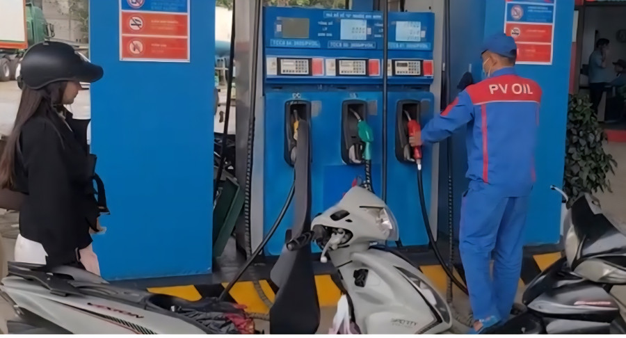 Cơ quan chức năng khuyến cáo người dân không tích trữ xăng dầu.