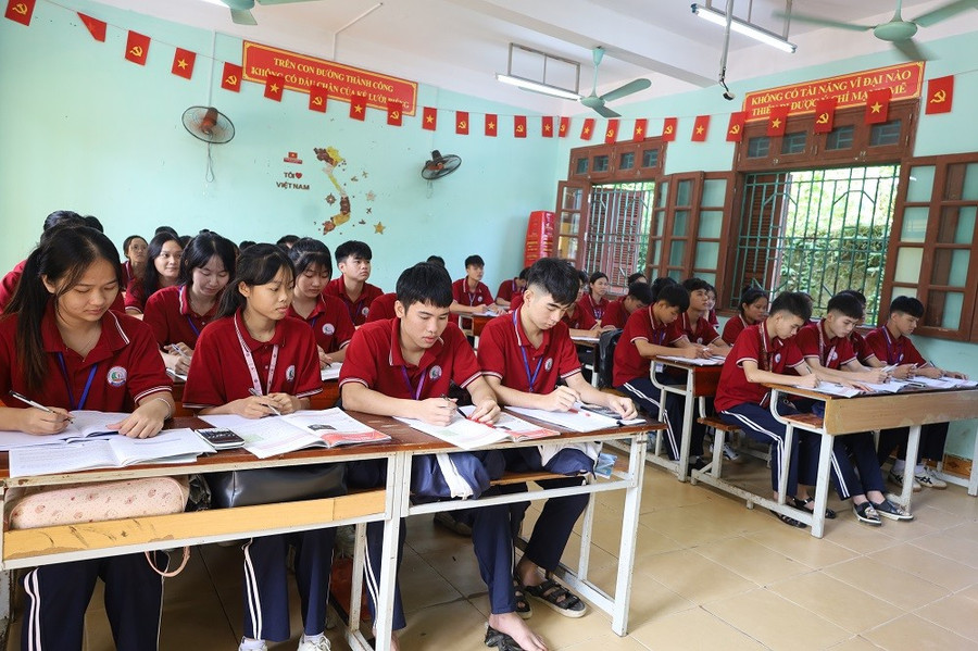 Một giờ học của học sinh Trường THPT Hàm Yên. img-9092.jpg