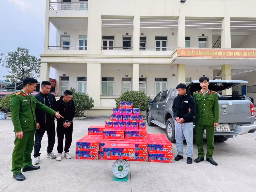 Số lượng hàng cấm lớn bị ngăn chặn kịp thời. (Ảnh: CACC)