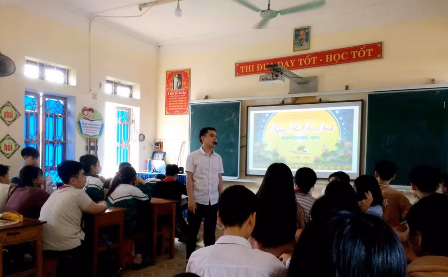 Thầy giáo "STEM" Lại Thế Anh trong 1 tiết dạy của mình.