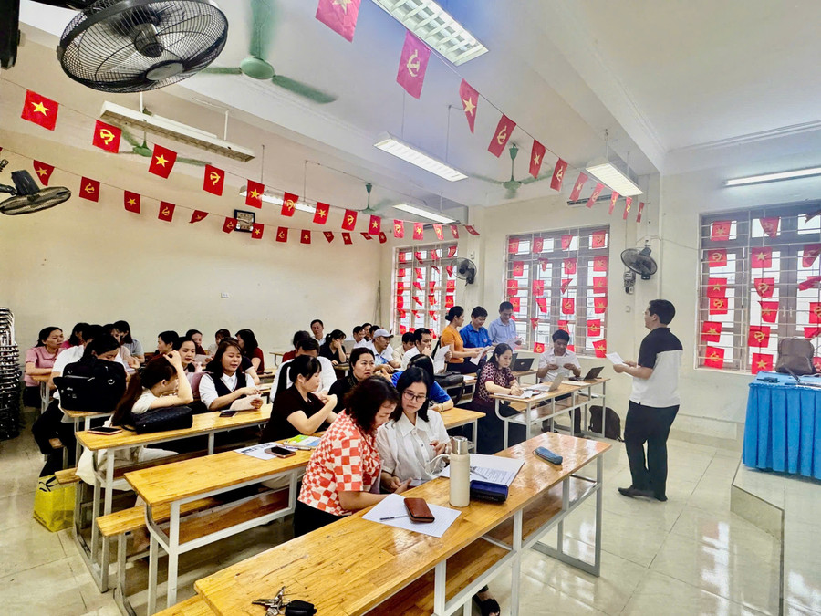 100% giáo viên trong nhà trường tham gia học tiếng Anh ngoài giờ dạy. (Ảnh: NTCC)