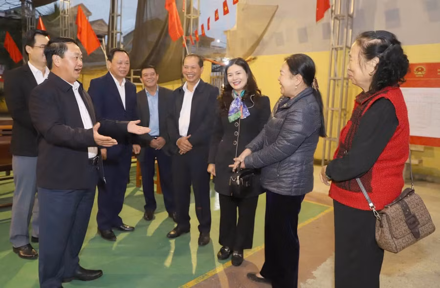 Lãnh đạo tỉnh Tuyên Quang kiểm tra khu vực bầu cử tại phường Hà Giang 1.