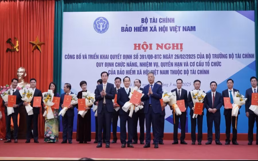 Bổ nhiệm 35 Giám đốc BHXH khu vực.