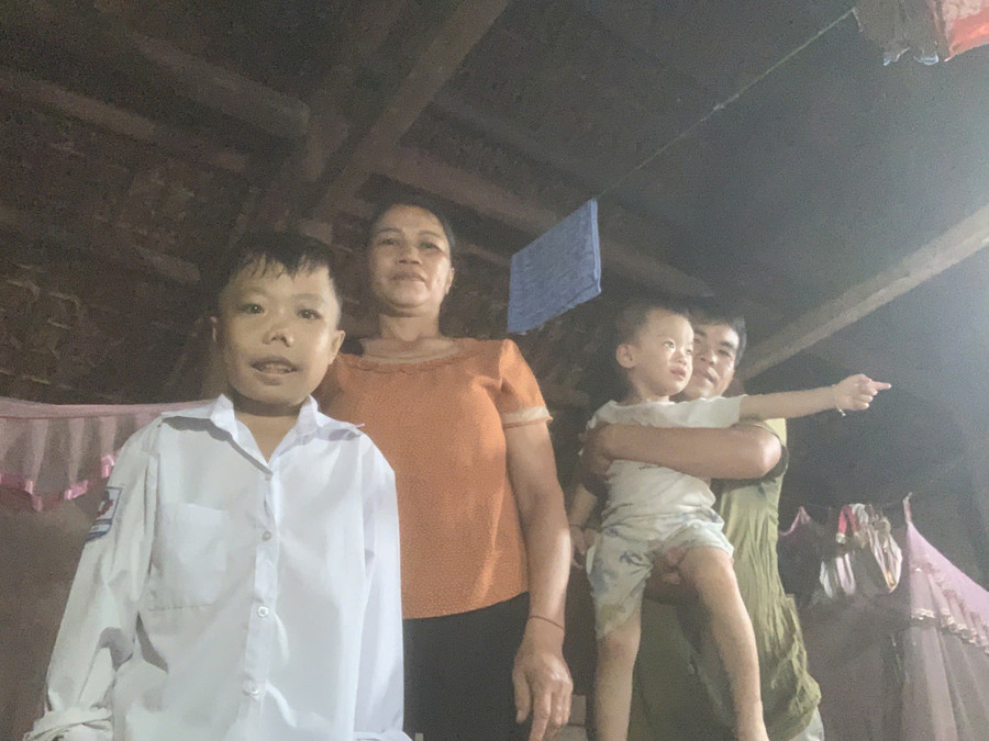 Em Vũ cùng gia đình. 1000041172.jpg