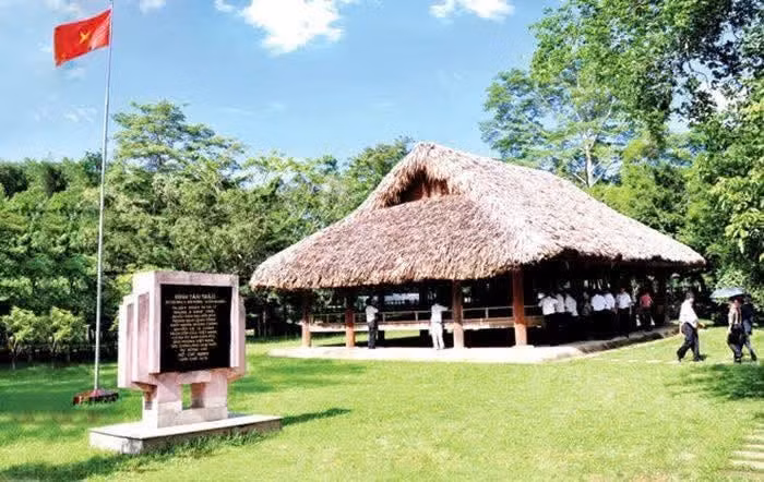 Đình Tân Trào nằm trong Khu di tích Quốc gia đặc biệt Tân Trào. (Ảnh: Sở VH,TT&DL Tuyên Quang).