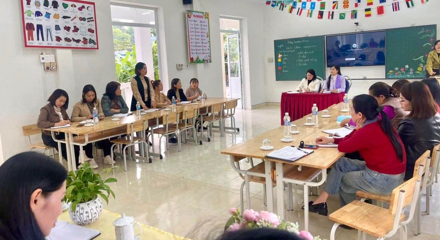 Các nhà giáo Tuyên Quang thảo luận về đổi mới dạy môn Tiếng Anh, ứng dụng AI.