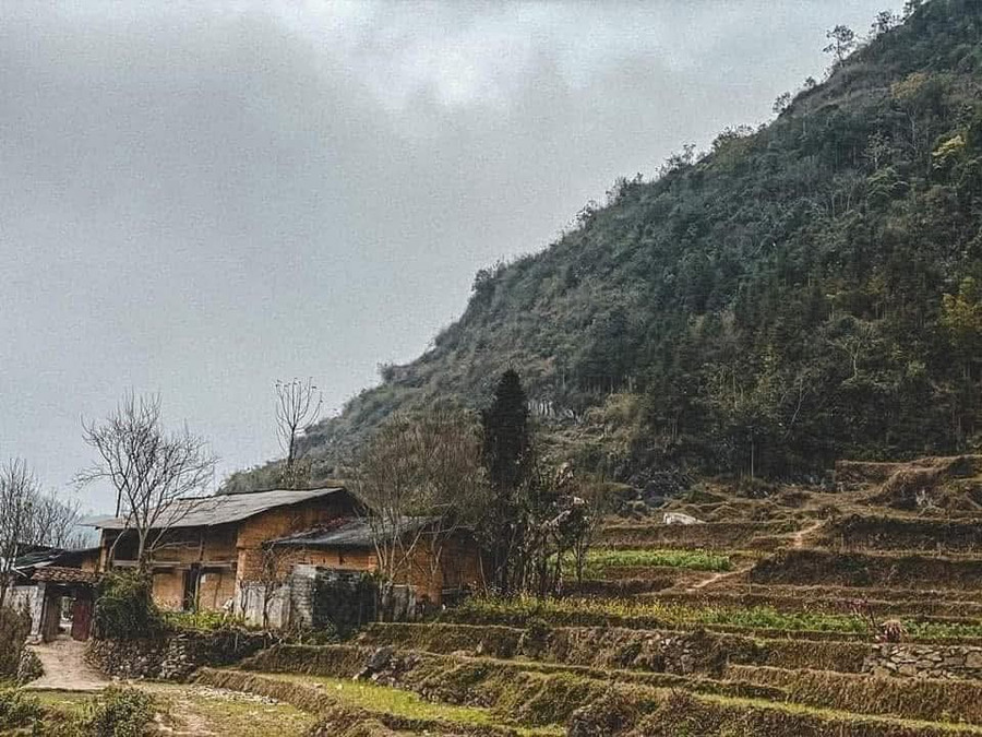 Nơi sinh sống của người Lô Lô từ bao đời giờ đây từng bước được xây dựng trở thành điểm du lịch văn hóa cộng đồng nổi bật của vùng cao nguyên đá. (Ảnh: Kim Kim) 1000041592.jpg