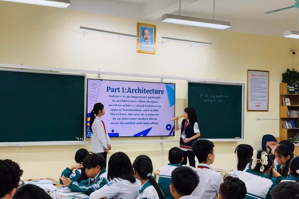 Học sinh Trường THCS Trọng Điểm ứng dụng công cụ số trong trình bày và thuyết trình bài học.