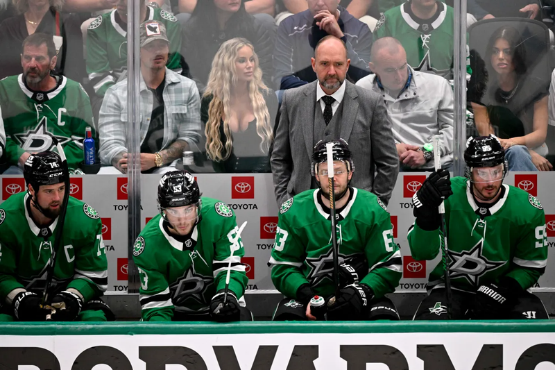 dallas-stars-head-coach-peter-991882914.png