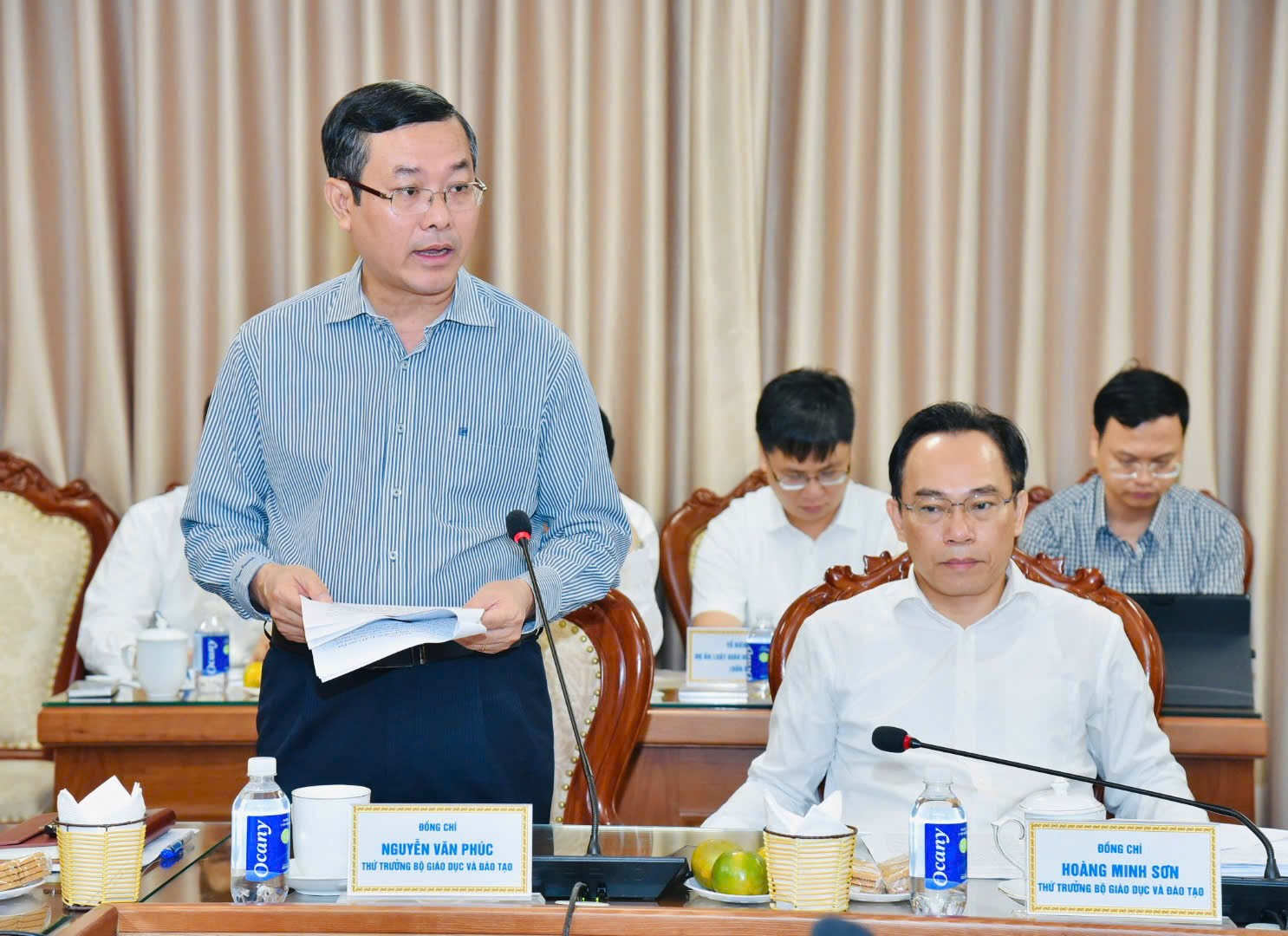 Thứ trưởng Bộ GD&ĐT Nguyễn Văn Phúc báo cáo tóm tắt quá trình chuẩn bị và một số nội dung quá trình sửa đổi, bổ sung một số điều của Luật Giáo dục, phien-hop-8.jpg