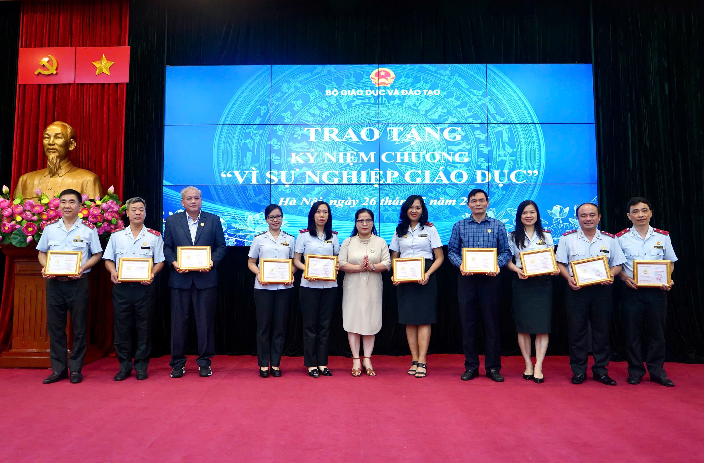 ky-niem-chuong-1.jpg