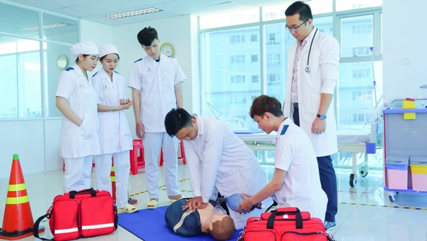 Sinh viên ngành Y sĩ đa khoa, Trường Cao đẳng Đại Việt Sài Gòn. Ảnh: Gia Hưng