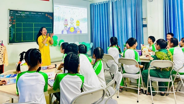 Một tiết dạy tham gia hội thi ‘‘Tỏa sáng nghề giáo trong kỷ nguyên số’’ của Trường Tiểu học Hoa Lư. Ảnh: NTCC