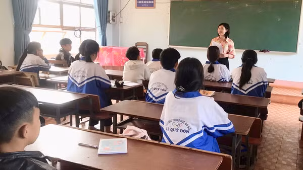 Học sinh lớp 9 ở Gia Lai được tư vấn, phân luồng trước kỳ thi.