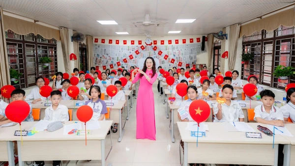Giờ học tại Trường THCS&THPT Sư phạm (Trường Đại học Sư phạm Hà Nội 2). Ảnh: NTCC