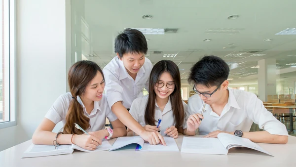 Chuyên gia cho rằng, cần giới hạn tỷ lệ chỉ tiêu dành cho xét học bạ, nhằm tránh sự mất cân đối giữa người học. Ảnh: ITN