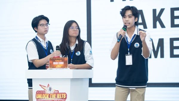 Học sinh tranh tài tại Cuộc thi Hùng biện tiếng Anh liên trường Unlock The IELTS 2025. Ảnh: BTC