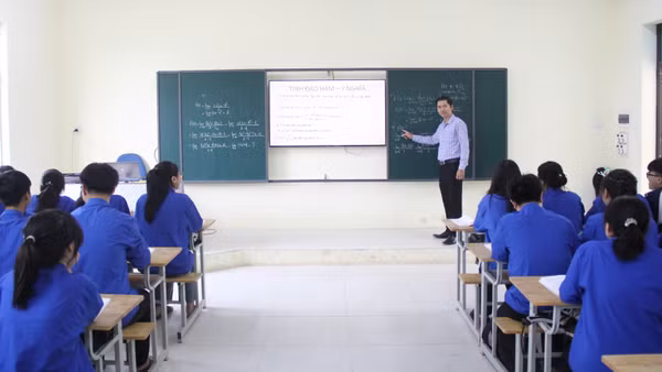Một lớp học của Trường THPT Đức Hợp (Hưng Yên). Ảnh: TG