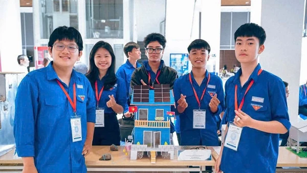 Sinh hoạt của Câu lạc bộ STEM Trường THPT Thanh Khê (Thanh Khê, Đà Nẵng). Ảnh: NTCC