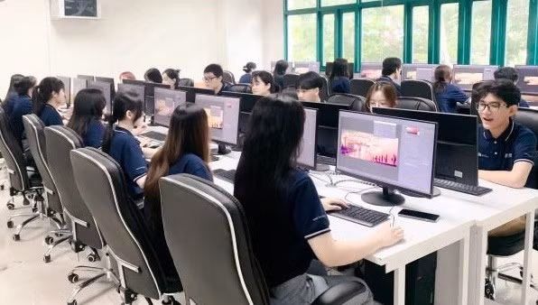 Sinh viên Trường Cao đẳng nghề Hoa Sen. Ảnh: NTCC