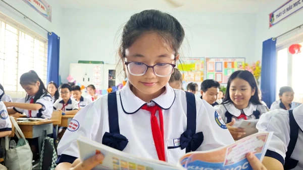 Học sinh Trường THCS Trần Phú (TPHCM). Ảnh minh họa: INT