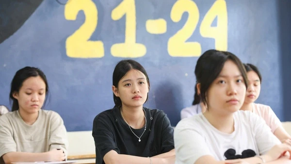 Thí sinh Thanh Hoá dự kỳ thi tốt nghiệp THPT năm 2025. Ảnh: Nguyễn Thùy
