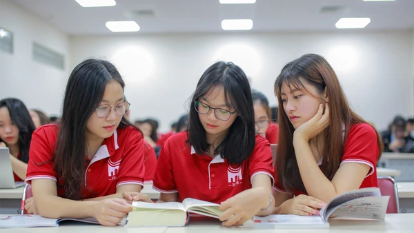 Sinh viên Đại học Quốc gia Hà Nội. Ảnh: ITN