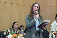 Bà Samantha Lea Smith, Giám đốc Khảo thí của Công ty TNHH British Council (Việt Nam) phát biểu tại hội thảo.