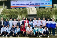 22 học sinh Việt Nam tham gia Kỳ thi Olympic Toán Châu Á - Thái Bình Dương 2026 và thầy cô tại khai mạc chiều 9/3.