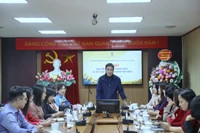 Chủ tịch Công đoàn Giáo dục Việt Nam chủ trì buổi gặp mặt.