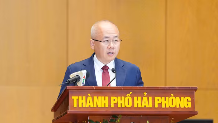 Chủ tịch UBND thành phố Đỗ Thành Trung phát biểu nhận nhiệm vụ. Ảnh ĐT. 