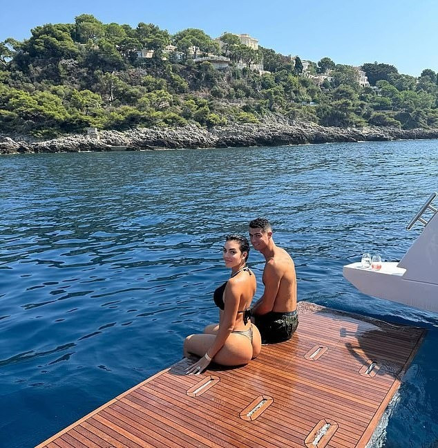 Tiền đạo Ronaldo kiếm được khoảng 206,6 triệu bảng Anh vào năm 2024. ronaldo.jpg