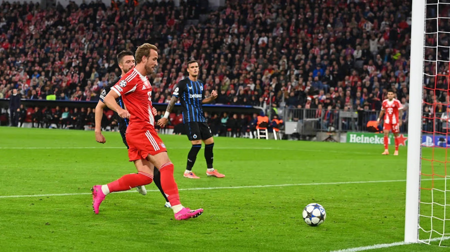 Harry Kane ghi bàn giúp Bayern Munich thắng đậm ở lượt trận thứ ba vòng bảng Champions League. kane.jpg