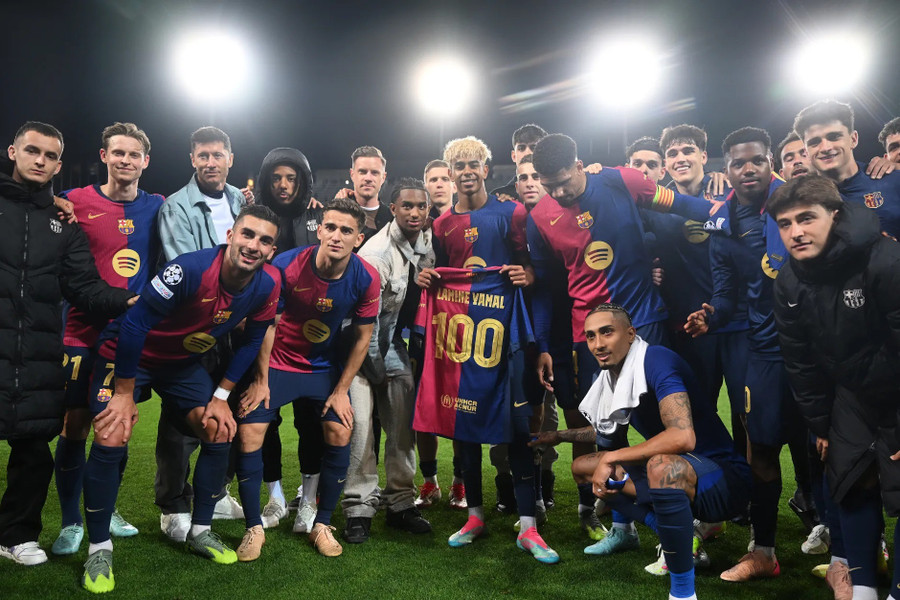 Yamal đã đánh dấu cột mốc 100 trận thi đấu đỉnh cao cùng Barcelona dù mới chỉ 17 tuổi. messsi.jpg
