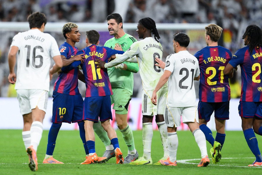 Căng thẳng bùng phát sau trận đấu giữa 2 kình địch Real Madrid – Barcelona ở vòng 10 La Liga. real-madrid-3.jpg