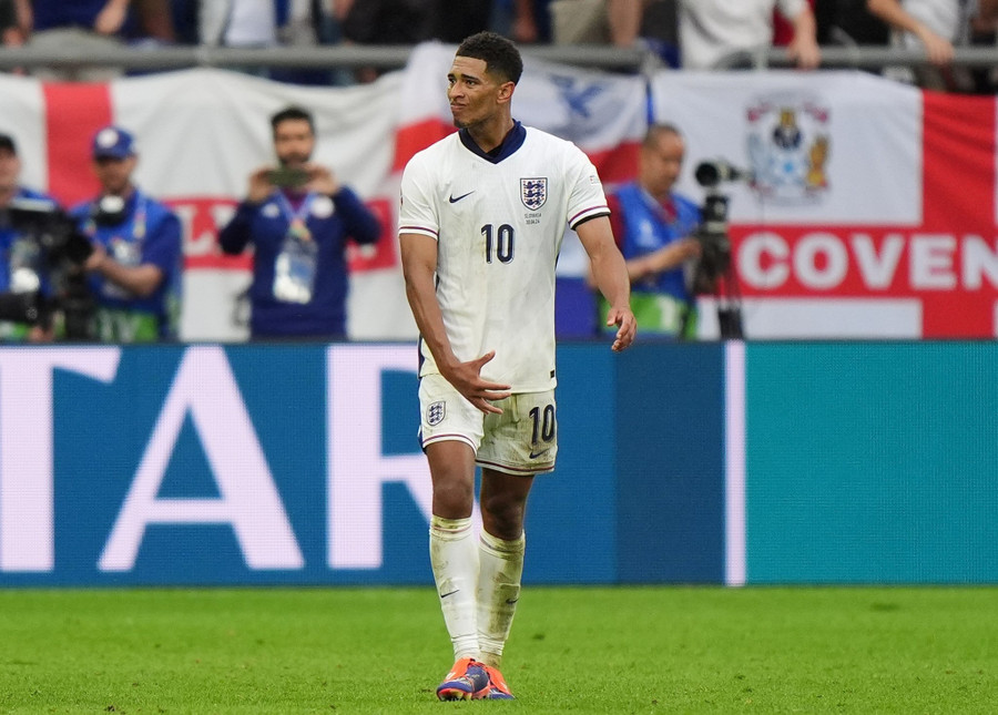 Hành động tương tự đã khiến anh bị UEFA trừng phạt vào năm ngoái. real-madrid-2.jpg